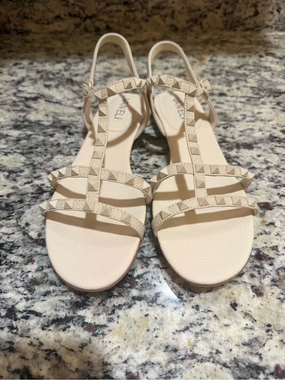 Vaneli Brunel Cream Milled Leather Studded Sandals 6.5 Narrow